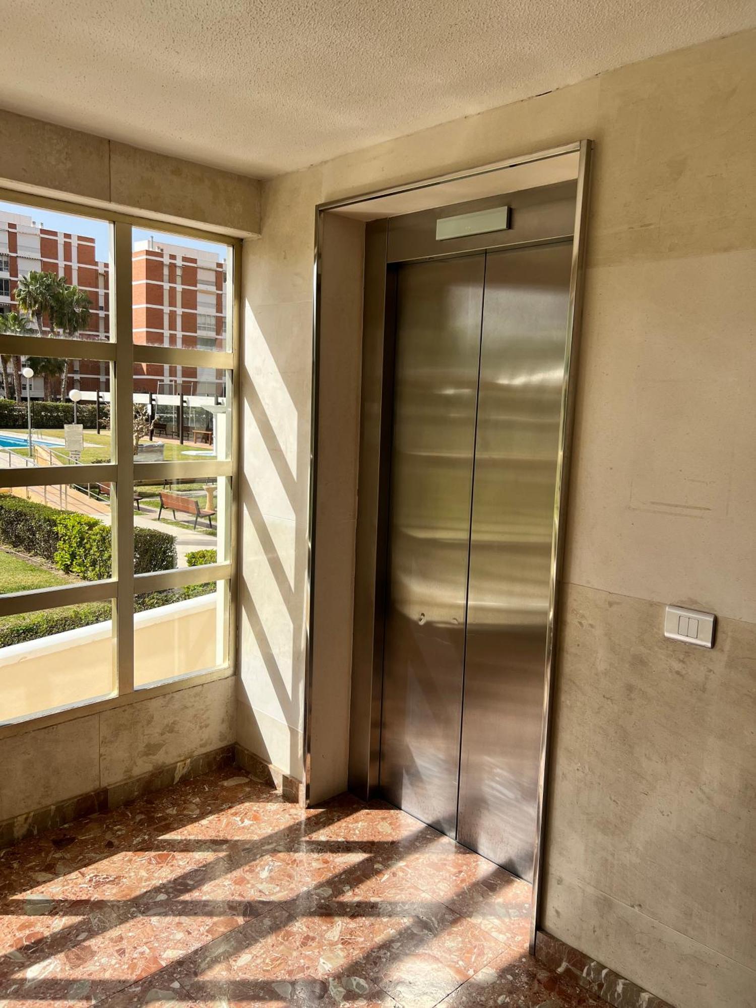 Lujo En La Playa. Parking Gratis Apartment Alicante Exterior photo
